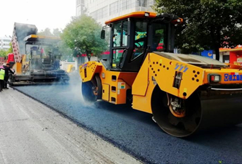 团风公路沥青摊铺